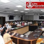 देवरिया में डीएम सख्त: अब केवल आधार आधारित पीओएस मशीन से होगी उर्वरक बिक्री