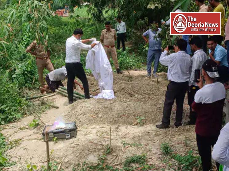 Kabr se nikali gae bachchi