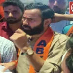 एबीवीपी का सुभाष चौक पर प्रदर्शन, लाठीचार्ज और मंत्री के बयान के खिलाफ जताया विरोध