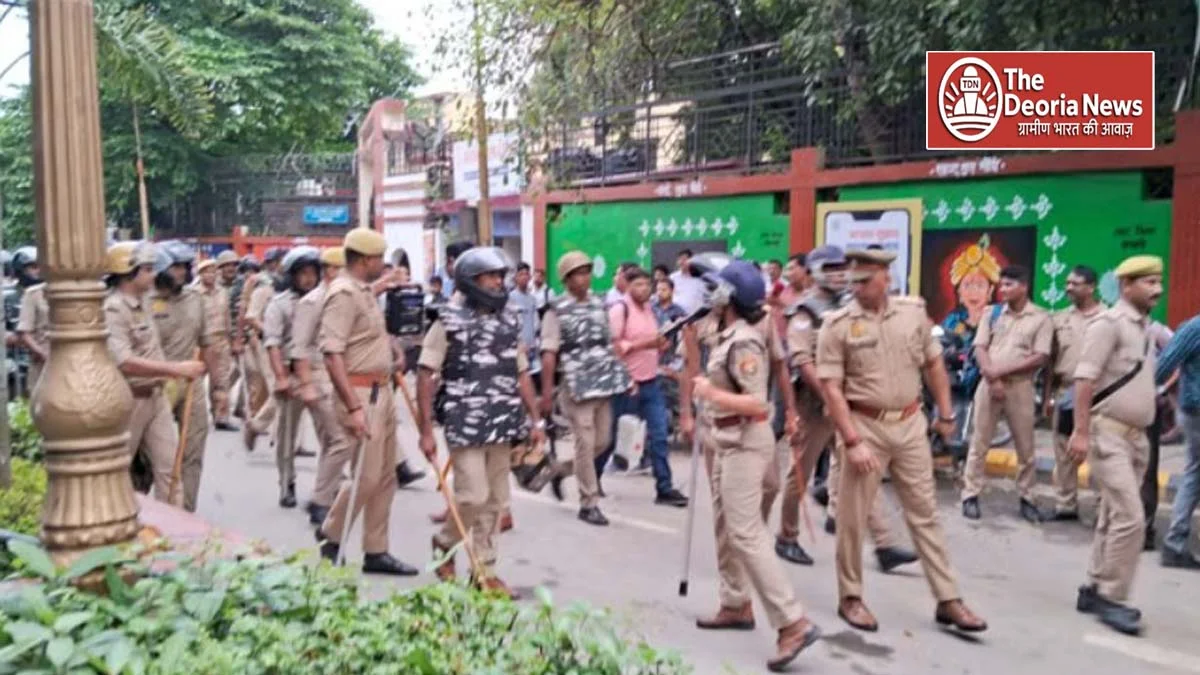 Varanasi Advocates turned Inspector