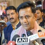 भोजपुरी स्टार सांसद रवि किशन को मिली जान से मारने की धमकी, खुद को खेसारी लाल का समर्थक बताने वाले युवक पर केस दर्ज