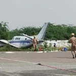 फर्रुखाबाद में बड़ा हवाई हादसा टला: उड़ान भरते समय फिसला मिनी जेट, उद्योगपति परिवार बाल-बाल बचा
