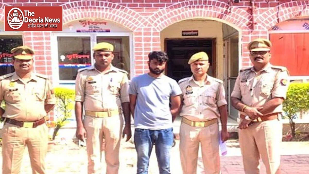 Deoria Police spit on girl