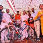 बघौचघाट में ‘भारत एक खोज युवा सम्मान ज्ञान प्रतियोगिता’ का आयोजन, मेधावी छात्र-छात्राओं और दिव्यांगजनों को किया गया सम्मानित