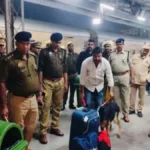 देवरिया में हाई अलर्ट: दिल्ली के लाल किला मेट्रो स्टेशन के पास धमाके के बाद जिलेभर में सघन चेकिंग, रेलवे–बस स्टेशनों पर कड़ी सुरक्षा