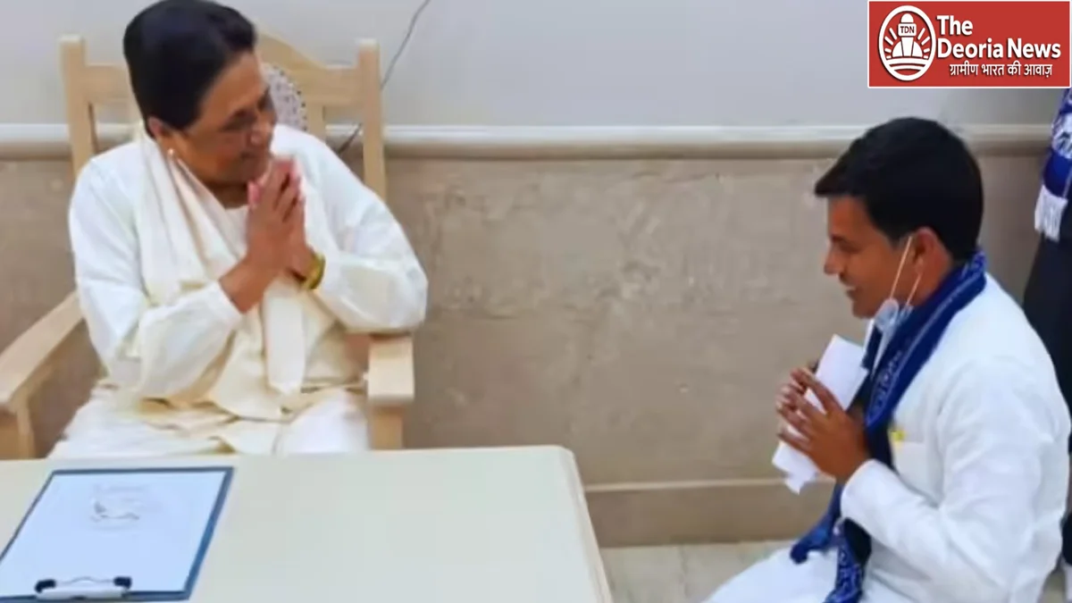 Uproar over photos of meeting