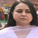 किसी घर में रोहिणी जैसी बेटी-बहन पैदा न हो’: लालू की बेटी का आरोप- कल मुझे मारने के लिए चप्पल उठाई गईं