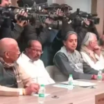 कांग्रेस CWC बैठक में लंबे समय बाद दिखे शशि थरूर, भागते हुए पहुंचे एआईसीसी मुख्यालय