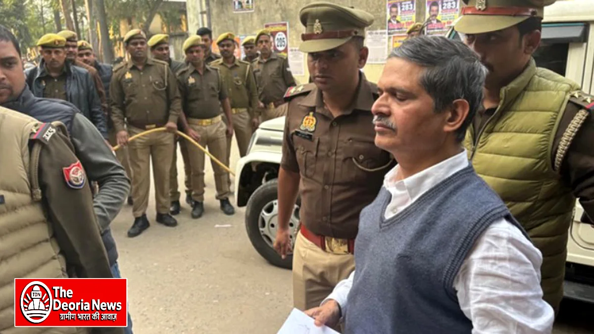 Former IPS Amitabh Thakur arrested