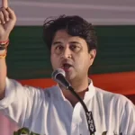 संचार साथी ऐप विवाद पर केंद्र का बयान: ऐप अनिवार्य नहीं, विपक्ष का ‘जासूसी’ आरोप गलत—सिंधिया