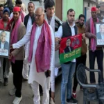 पथरदेवा में PDA प्रहरी सम्मान अभियान : युवजन सभा के राष्ट्रीय सचिव ने 68 गांवों में बूथ प्रभारियों को किया सम्मानित