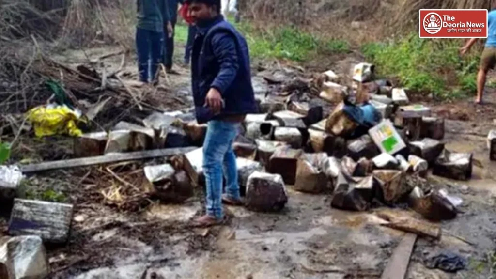 Deoria Against illegal raw liquor