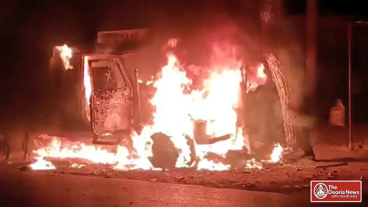 Deoria Pickup-bike collision