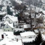 अमेरिका में भीषण बर्फीले तूफान का कहर, 11 हजार उड़ानें रद्द, 5 लाख घरों की बिजली गुल