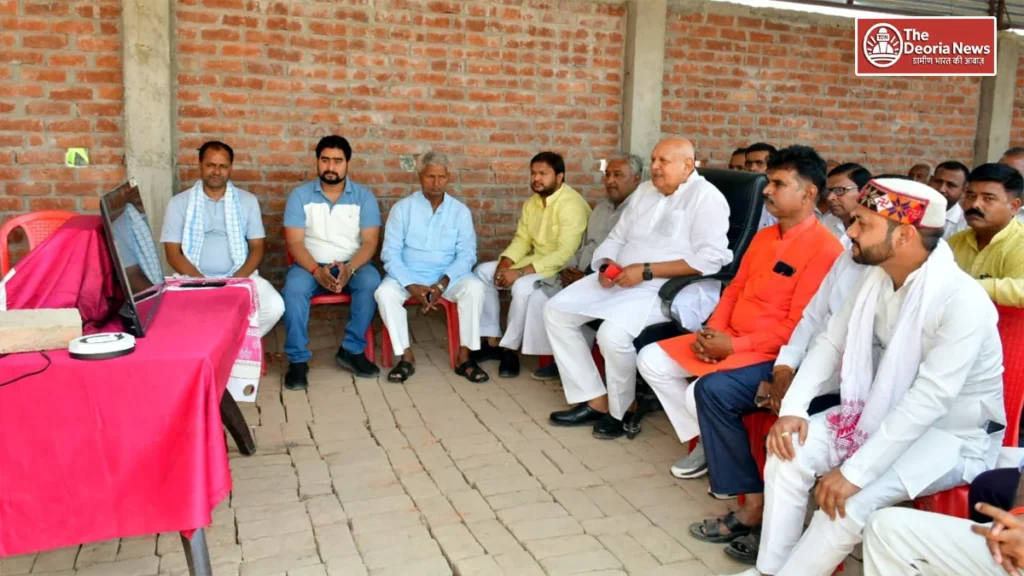 Deoria Agriculture Minister told the workers