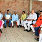 देवरिया : कृषि मंत्री ने कार्यकर्ताओं संग सुनीं पीएम मन की बात