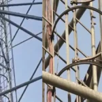 देवरिया में प्रेमी से शादी की जिद, मोबाइल टावर पर चढ़ी किशोरी; प्रेमी के आने पर उतरी नीचे