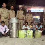 बघौचघाट में ईंट भट्ठे पर छापा, 45 लीटर अवैध शराब बरामद; 7 गिरफ्तार, मालिक फरार