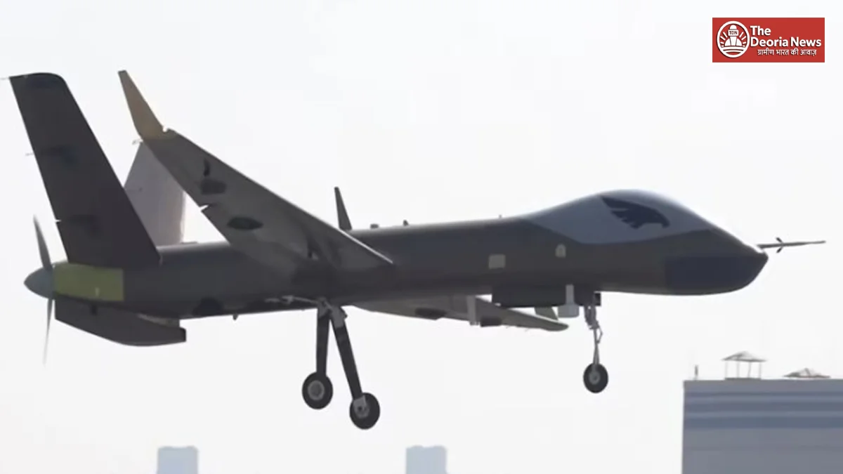 Chinese flying over Shiraz