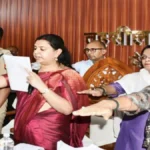 अक्षय तृतीया से पहले देवरिया में बाल विवाह के खिलाफ सख्ती, डीएम ने दिलाई शपथ