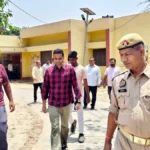 देवरिया के खुखुंदू पीएचसी का डीएम ने किया औचक निरीक्षण, प्रभारी चिकित्साधिकारी मिले अनुपस्थित