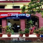 देवरिया में दुबई से लौटे रिश्तेदारों के विवाद में चाकूबाजी, दंपती घायल