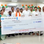 देवरिया क्लब में शिक्षामित्र सम्मान समारोह, कृषि मंत्री ने बांटे प्रतीकात्मक चेक