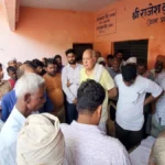 कृषि मंत्री सूर्य प्रताप शाही ने कुशीनगर में सहकारी समिति का किया औचक निरीक्षण, उर्वरक वितरण व्यवस्था का लिया जायजा