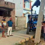देवरिया: पथरदेवा नगर पंचायत के वार्ड-4 में बिजली व्यवस्था होगी आधुनिक, नए पोल और ट्रांसफार्मर लगाने का कार्य शुरू