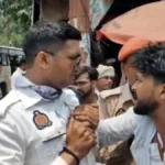 देवरिया : रोडवेज बस स्टेशन पर यातायात आरक्षी और परिचालक में विवाद, सिपाही लाइन हाजिर