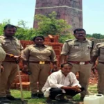 देवरिया में आबकारी विभाग की बड़ी कार्रवाई, ईंट भट्ठे पर छापेमारी में अवैध शराब बरामद