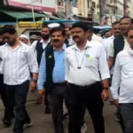 ऑनलाइन पंजीकरण प्रणाली के विरोध में देवरिया के अधिवक्ताओं का प्रदर्शन, न्यायिक कार्यों का किया बहिष्कार
