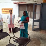देवरिया: पथरदेवा CHC का DM ने किया औचक निरीक्षण, अधिकांश कर्मचारी मिले गैरहाजिर; एक दिन का वेतन रोकने के निर्देश