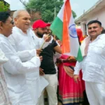 देवरिया : देवघाट में भव्य कांवड़ यात्रा, पूर्व कैबिनेट मंत्री ब्रह्माशंकर त्रिपाठी ने तिरंगा दिखाकर शिवभक्तों को किया रवाना