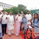 दिल्ली में ‘विद्या वाहिनी’ योजना की शुरुआत, 9वीं की छात्राओं को मुफ्त साइकिल; 1.40 लाख बेटियों को मिलेगा लाभ